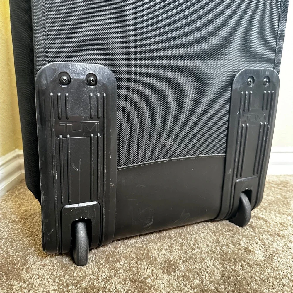 Tumi Alpha Black Ballistic Nylon 2-Wheel Carry-On Suitcase Luggage 2234D3